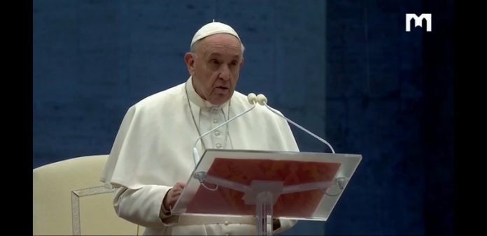 Vatikan: Papa predvodio molitvu i blagoslov gradu i svijetu